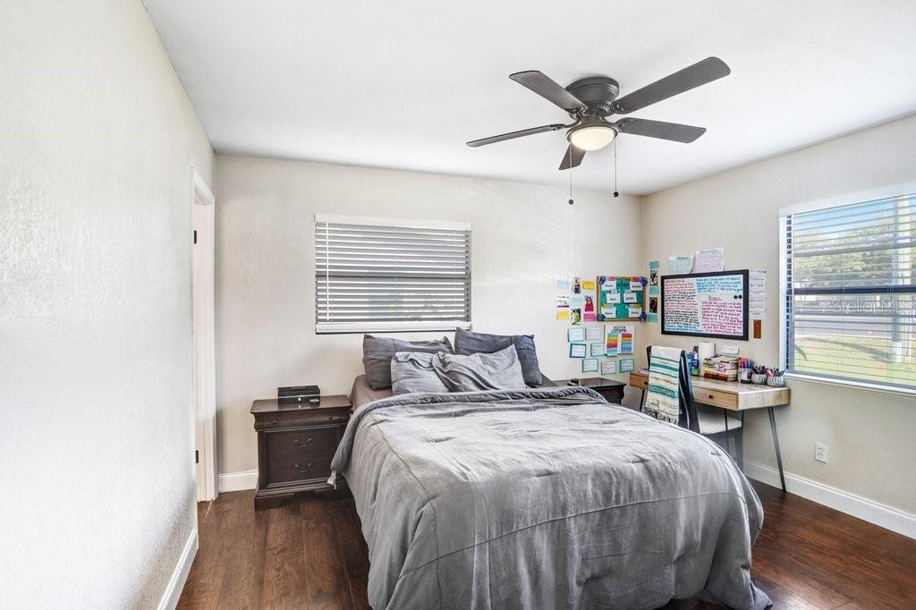 903 North Park Road Plant City, FL 33563 - Photo 13 of 28 a bedroom with a bed and a window