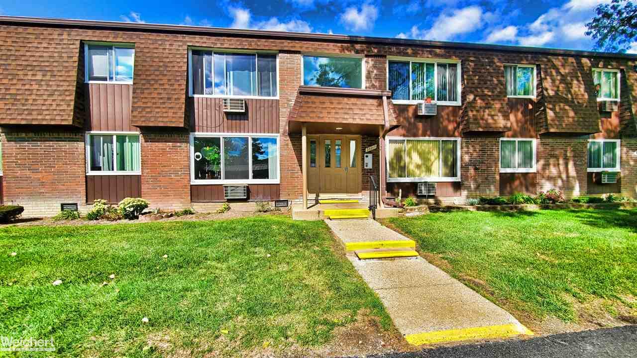 30217 Utica Road Roseville, MI 48066 - Photo 3 of 17 50025539-2.JPG
