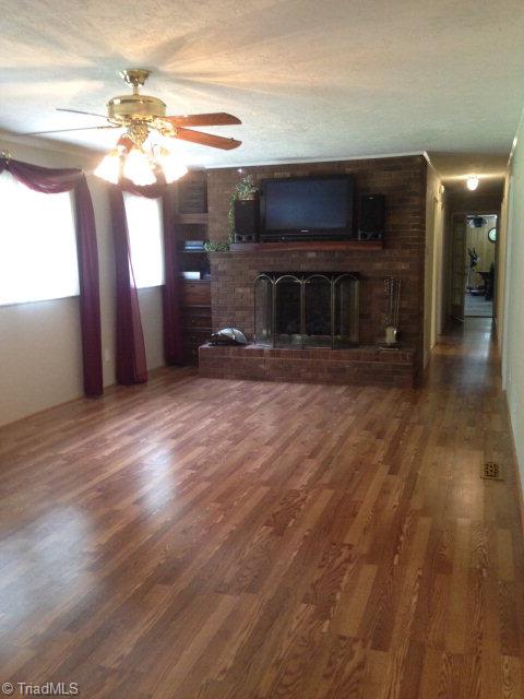 254 Gladys Fork Road Ferguson, NC 28624 - Photo 12 of 21 Living Room