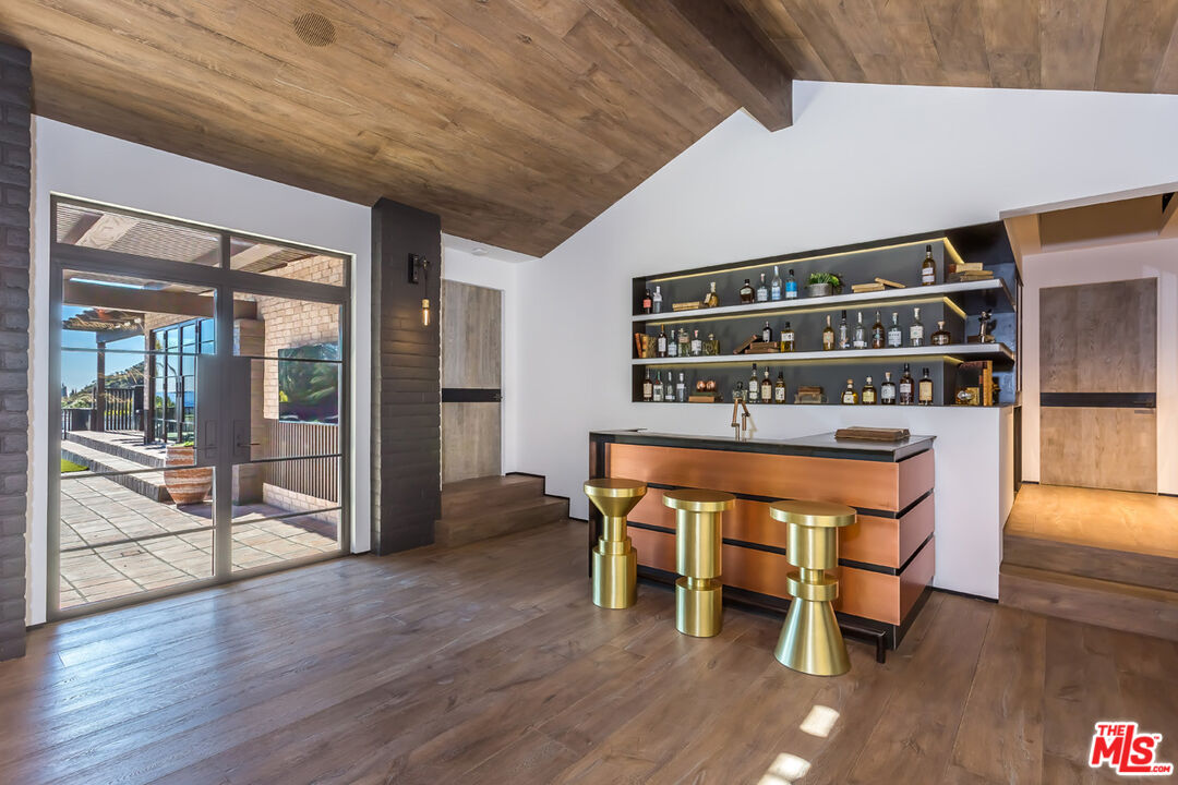 1707 Rising Glen Road Los Angeles, CA 90069 - Photo 14 of 54