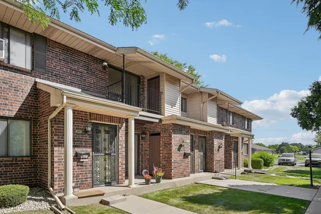 $203,900 | 7209 57th Avenue, Unit 201, Kenosha, WI 53142