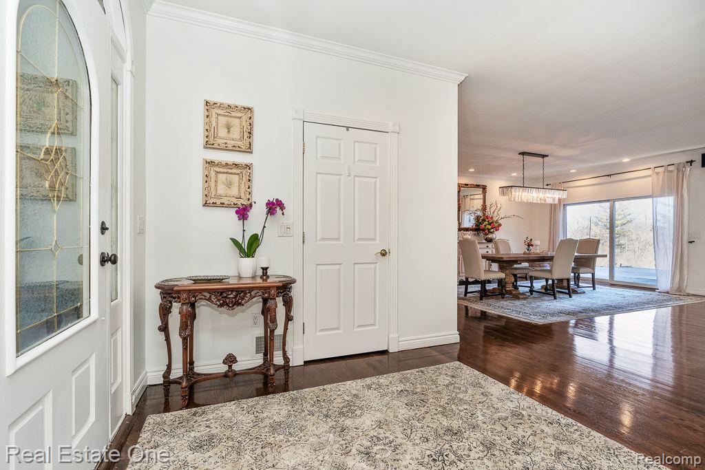 2173 Bonnie Brae Street Rochester Hills, MI 48309 - Photo 5 of 29