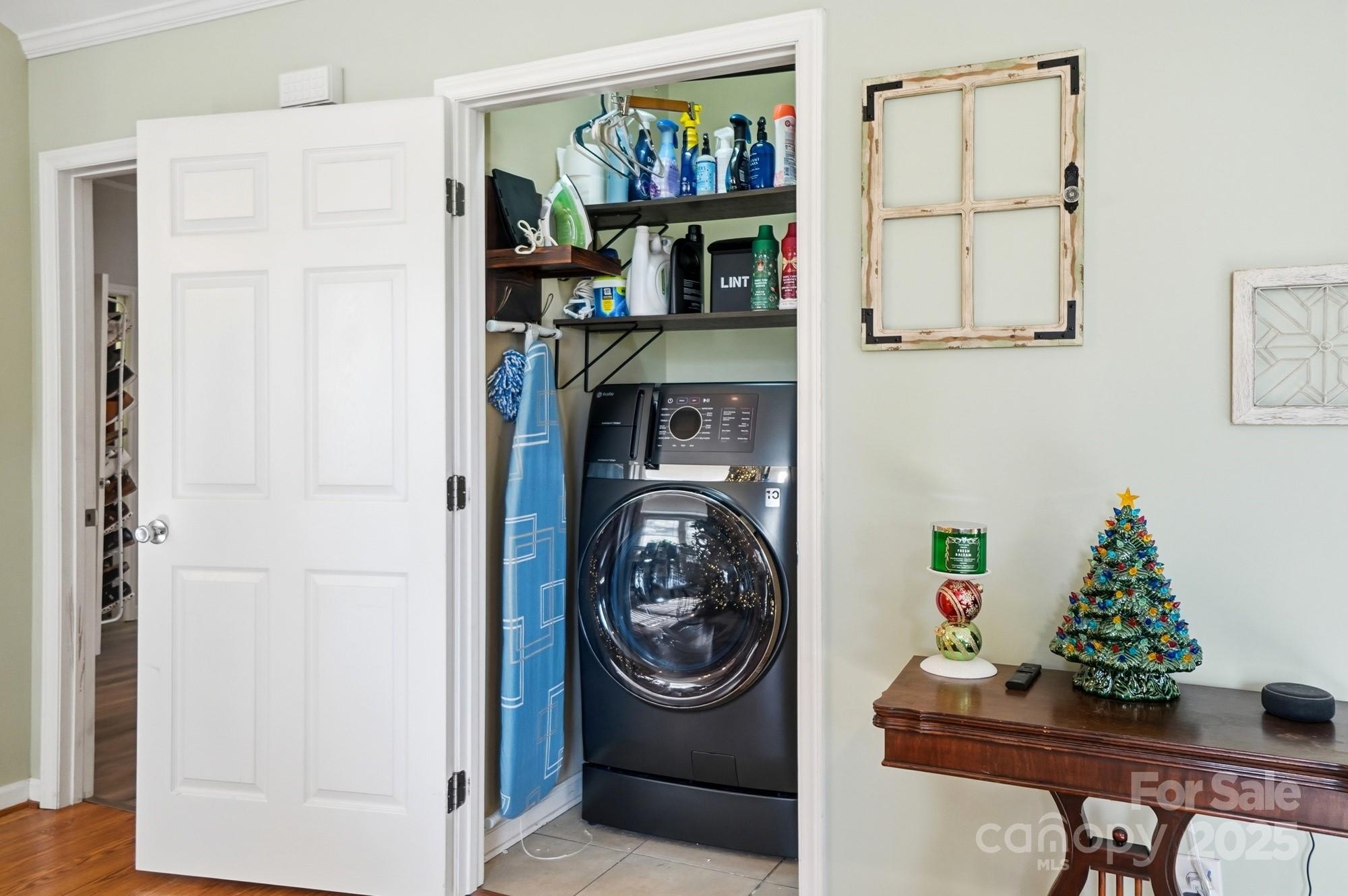 1607 Florida Street Gastonia, NC 28052 - Photo 22 of 24 a dining room with furniture and window