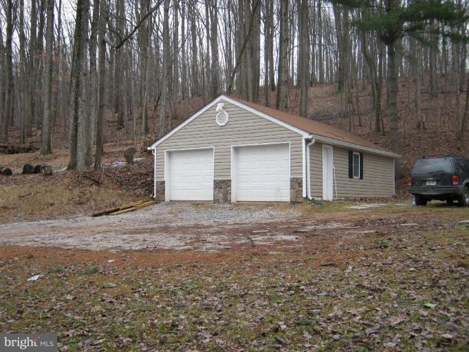 1635 Bowersox Road New Windsor, MD 21776 - Photo 4 of 11 Garage 1
