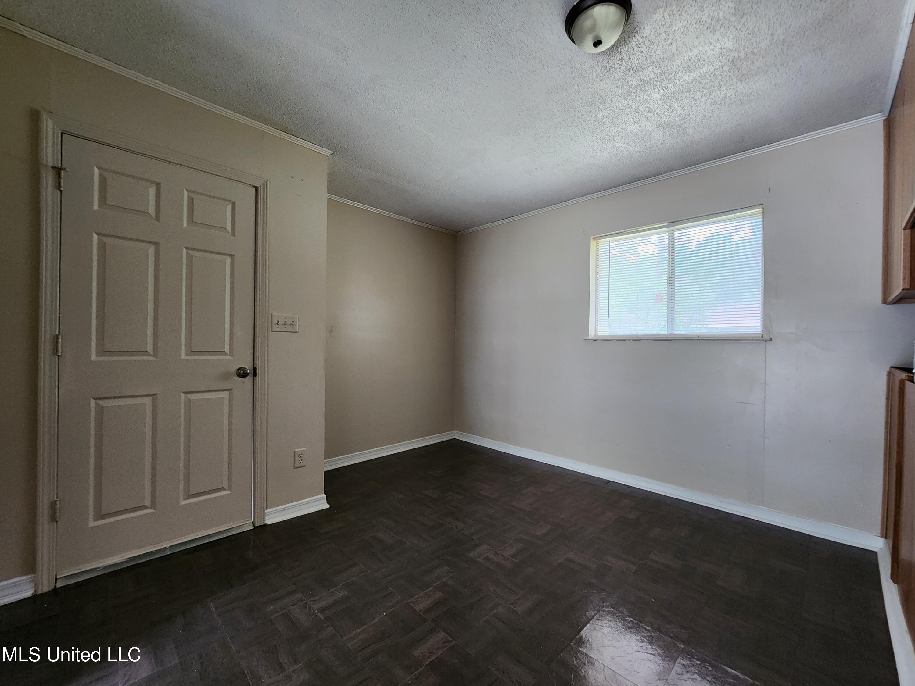 4317 Knowlcrest Drive Moss Point, MS 39562 - Photo 3 of 10 2