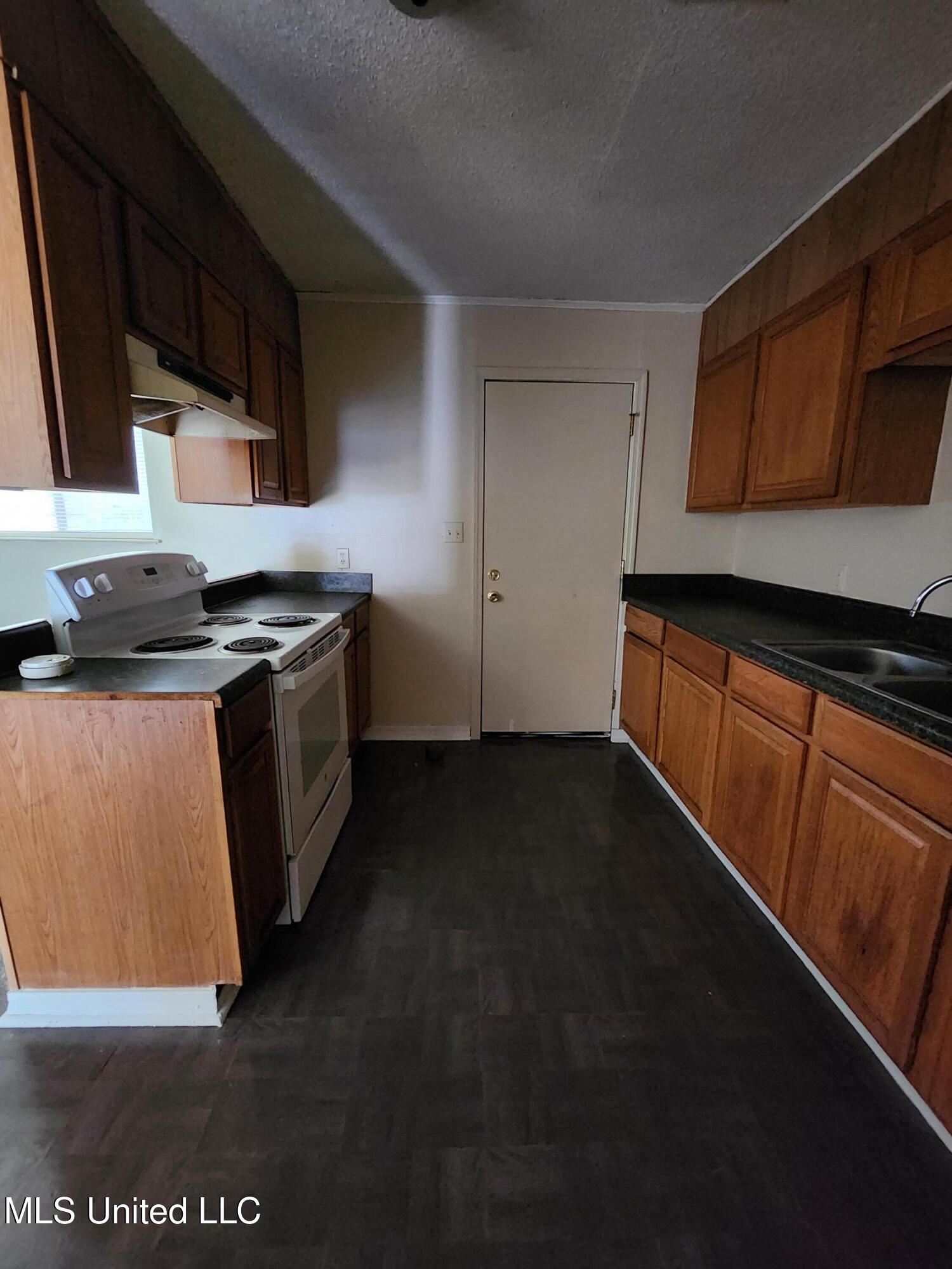 4317 Knowlcrest Drive Moss Point, MS 39562 - Photo 4 of 10 3