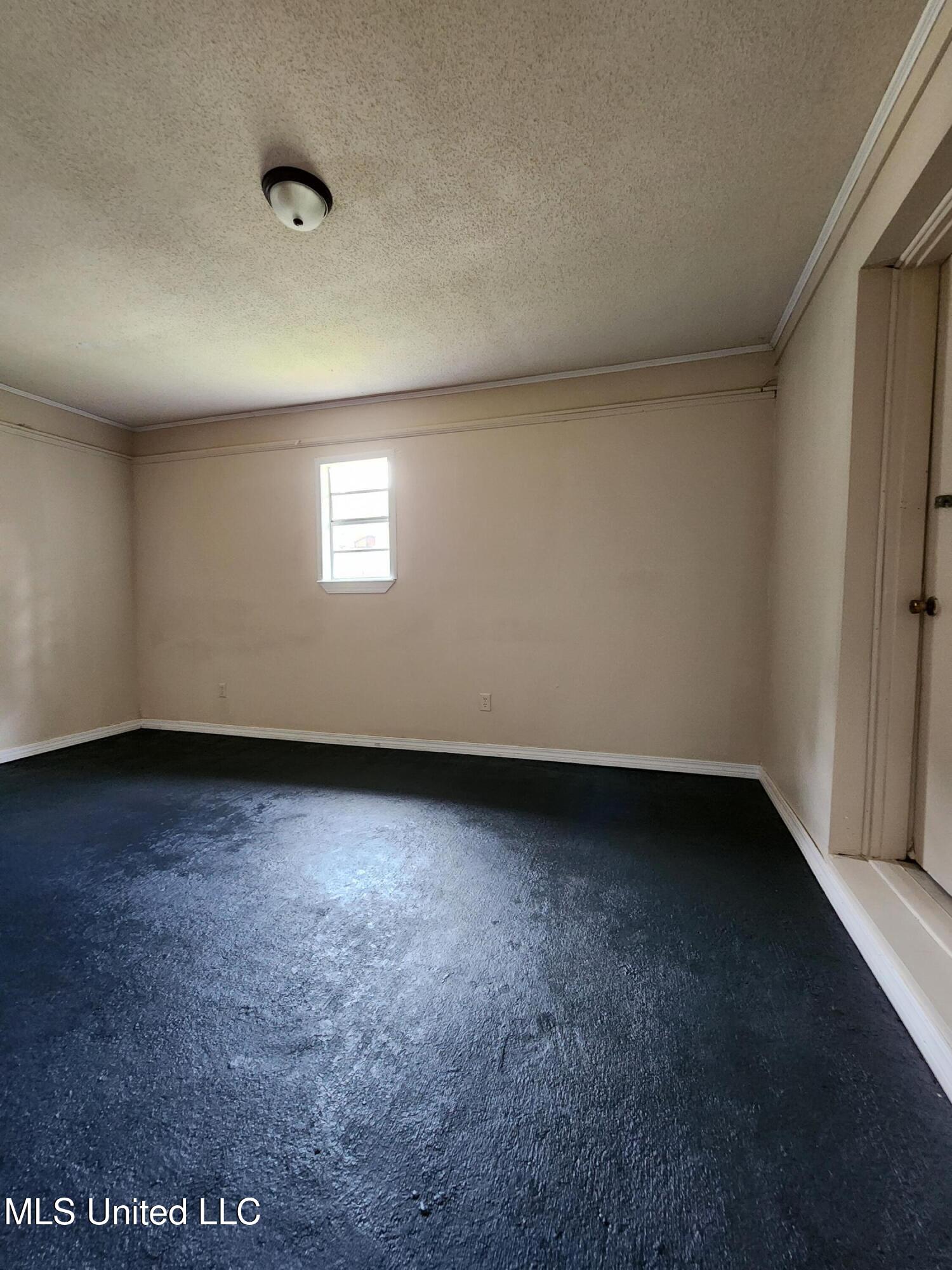 4317 Knowlcrest Drive Moss Point, MS 39562 - Photo 5 of 10 4