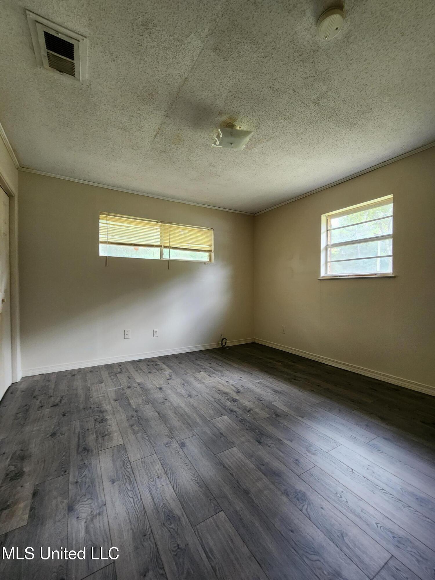 4317 Knowlcrest Drive Moss Point, MS 39562 - Photo 7 of 10 6