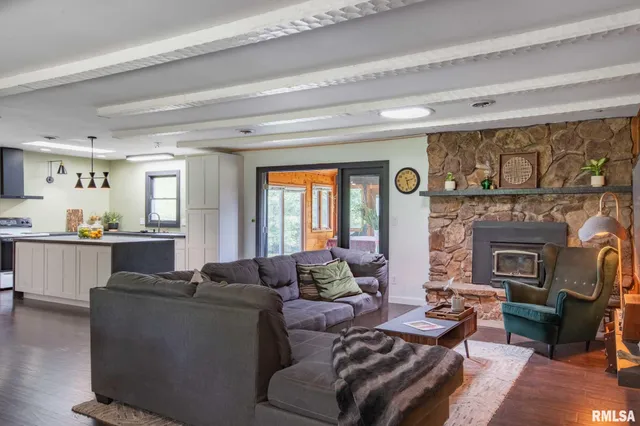 $369,000 | 192 Amber Lane, Carbondale, IL 62902