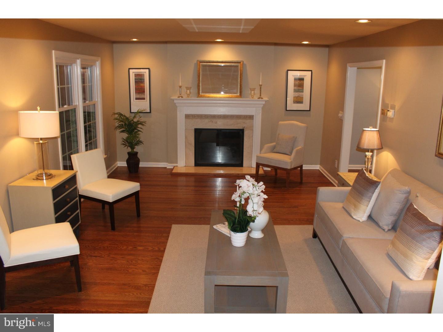 352 Colket Lane Wayne, PA 19087 - Photo 3 of 25 Living Room