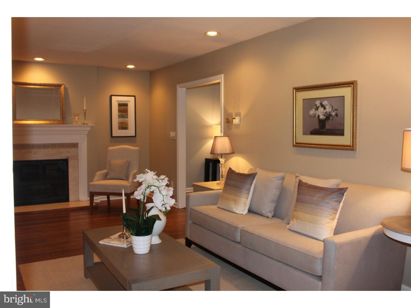 352 Colket Lane Wayne, PA 19087 - Photo 10 of 25 Living Room