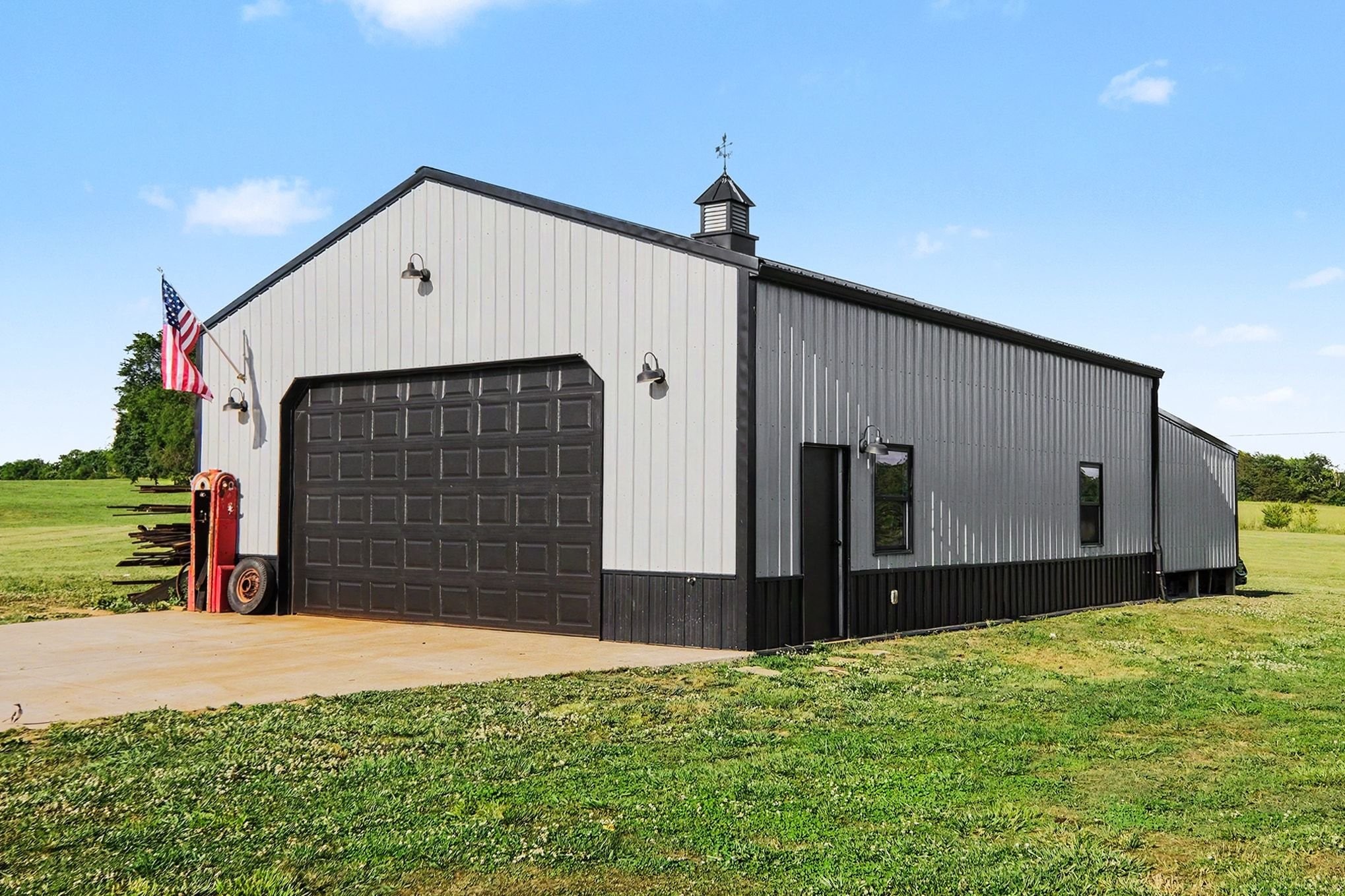 2829 Anes Station Road Lewisburg, TN 37091 - Photo 39 of 43 a front view of a house with a yard