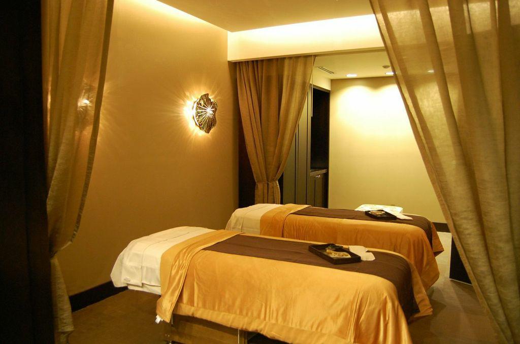 2408 Northwest 63rd Street Boca Raton, FL 33496 - Photo 23 of 34 broken Sound massage room