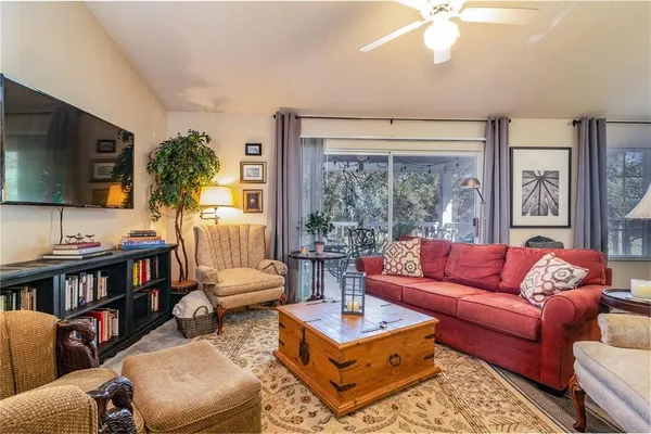 $1,710 | 10000 Southwest 52nd Avenue, Unit 104, Gainesville, FL 32608