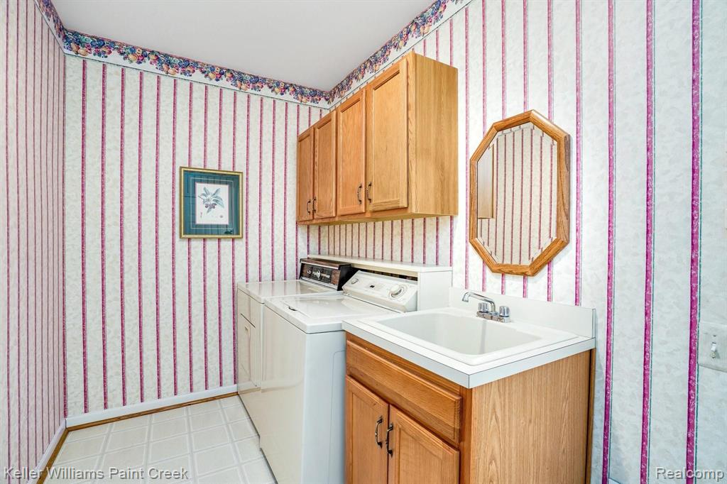 1198 Valley Stream Drive Rochester Hills, MI 48309 - Photo 22 of 24