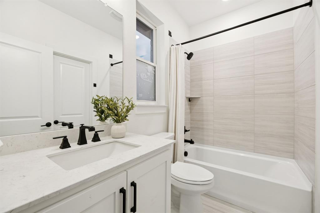 6281 Edgestone Drive Frisco, TX 75034 - Photo 31 of 40 Ensuite bathroom.