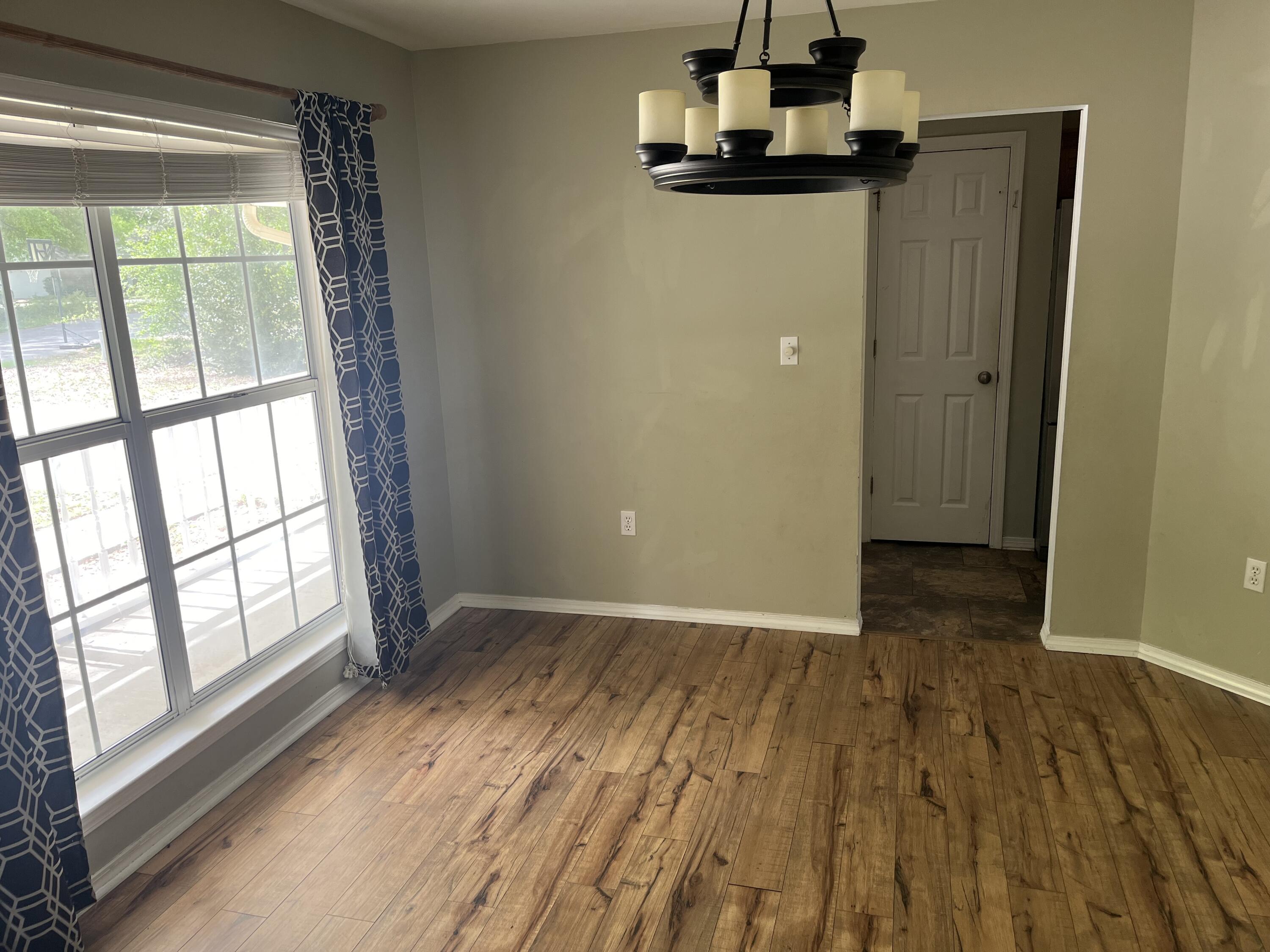 4602 Butler Court Crestview, FL 32539 - Photo 2 of 16 Dinning Room