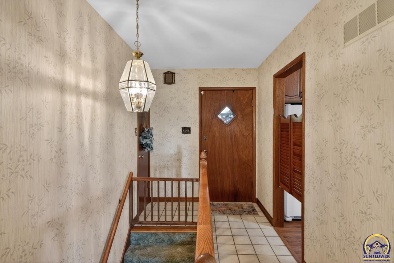 4830 Northwest Pottawatomie Road Topeka, KS 66618 - Photo 8 of 38