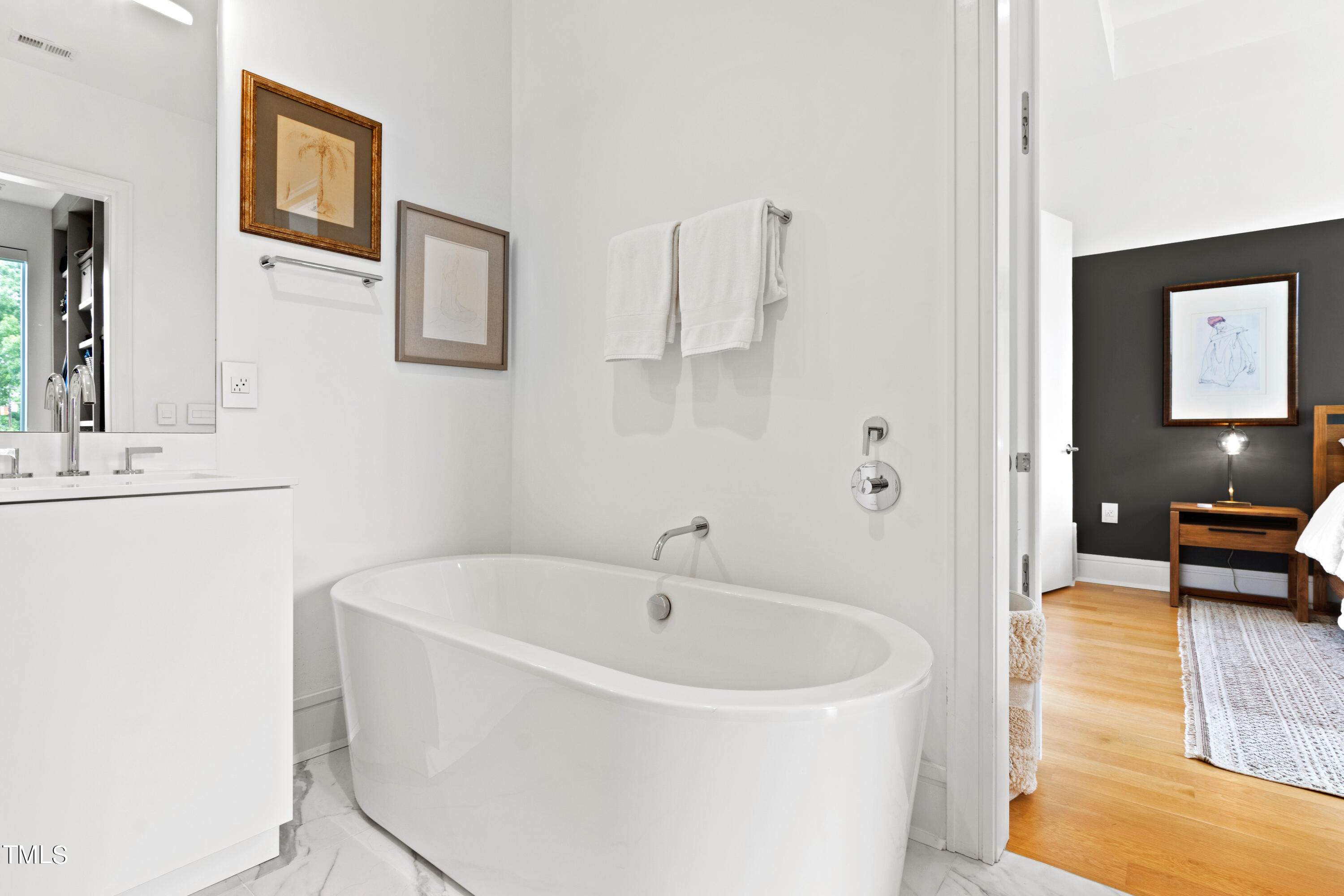202 Dundas Lane Raleigh, NC 27603 - Photo 11 of 47 BAthroom 8