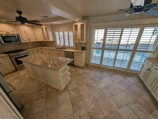 $3,200 | 8332 Mountain Heather Court, Las Vegas, NV 89149
