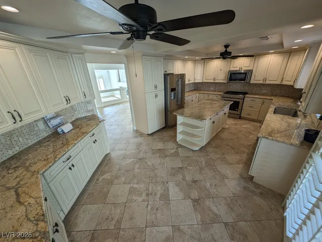 $3,200 | 8332 Mountain Heather Court, Las Vegas, NV 89149