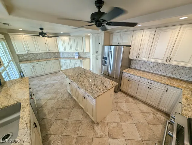 $3,200 | 8332 Mountain Heather Court, Las Vegas, NV 89149