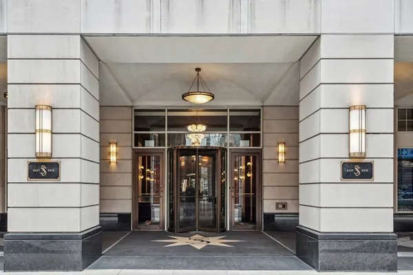 $2,300,000 | 55 East Erie Street, Unit 4301, Chicago, IL 60611