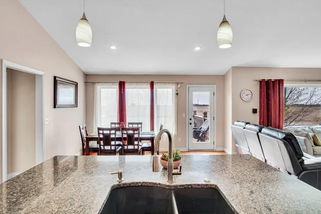 $299,999 | 705 Charles Street, Hesston, KS 67062