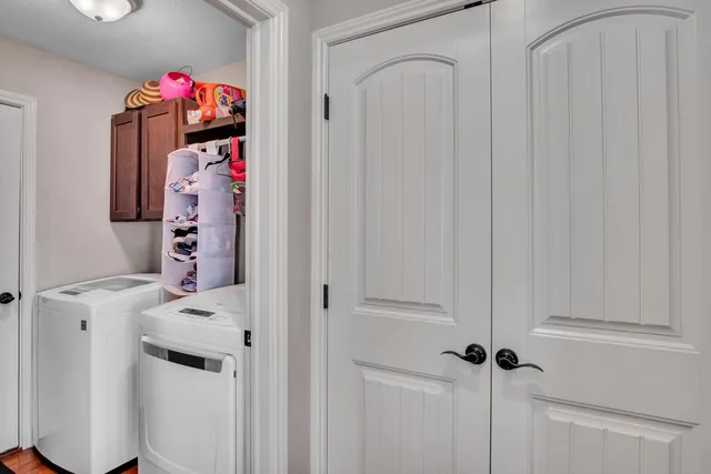 $299,999 | 705 Charles Street, Hesston, KS 67062