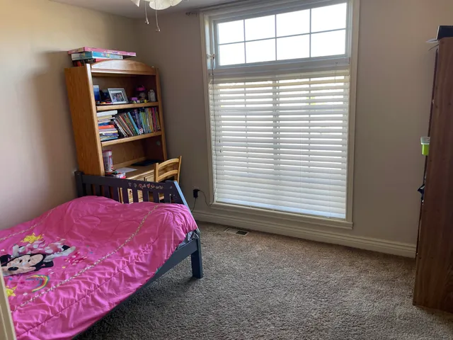 $299,999 | 705 Charles Street, Hesston, KS 67062