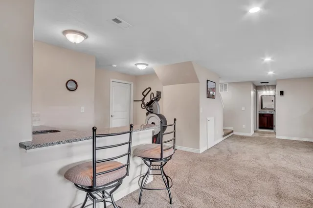 $299,999 | 705 Charles Street, Hesston, KS 67062