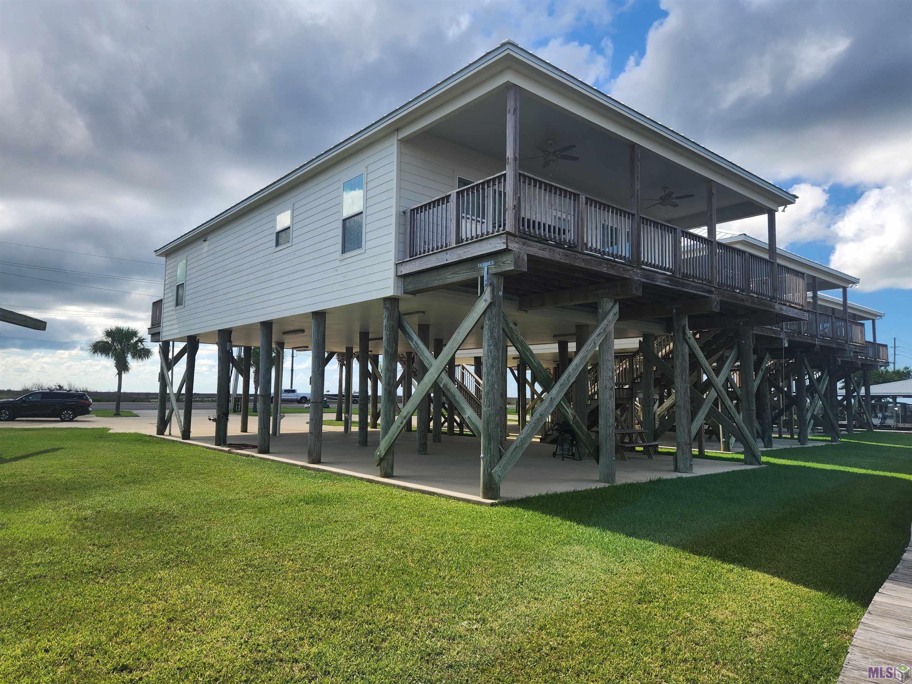 136 A O Rappelet Road, Unit B Golden Meadow, LA 70357 - Photo 8 of 28