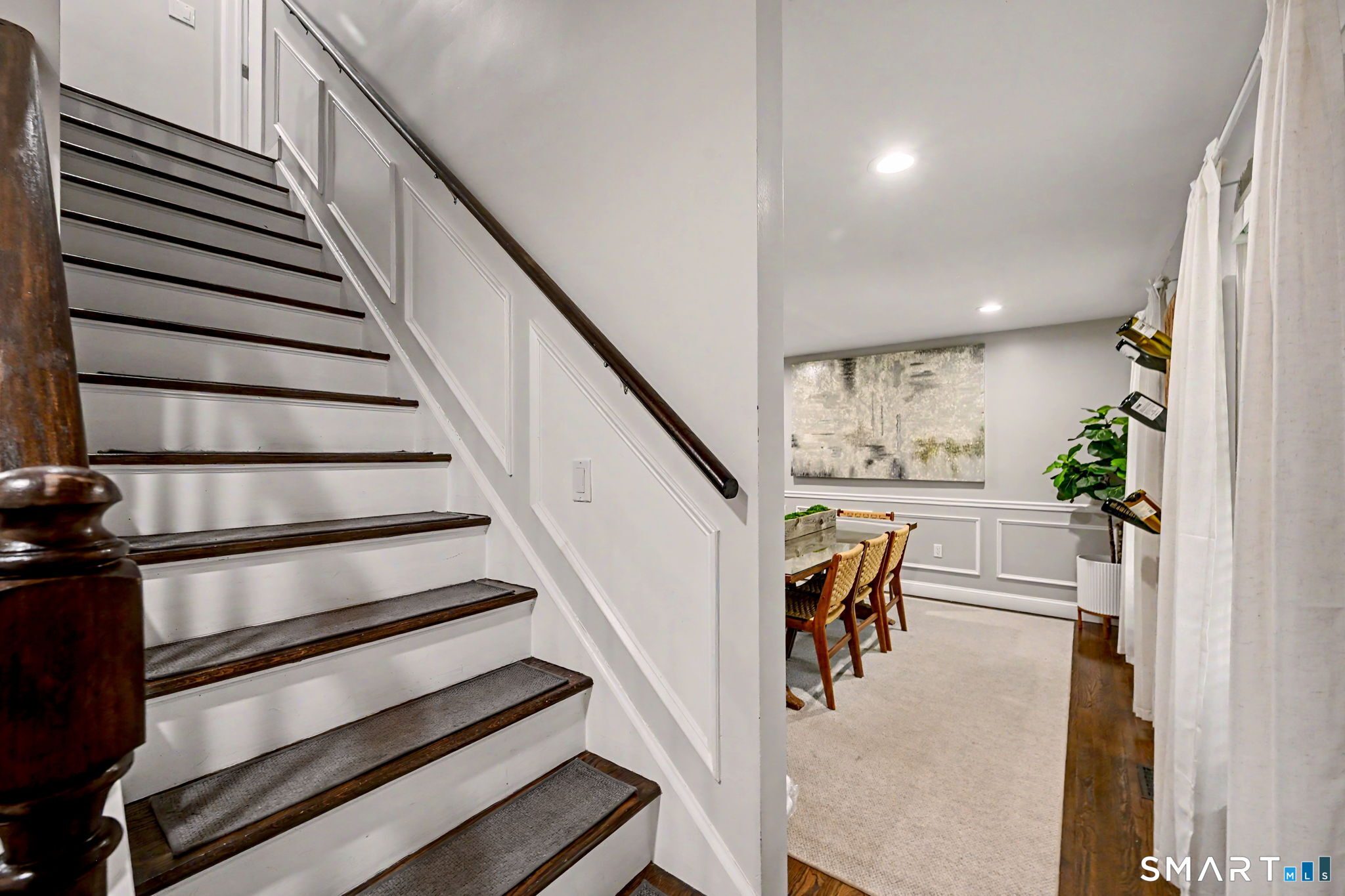 179 West Rocks Road Norwalk, CT 06851 - Photo 16 of 40 Main Staircase Entry