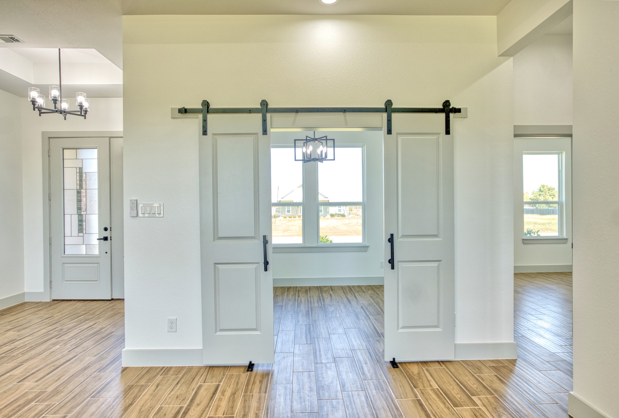 931 Buffalo Trail Angleton, TX 77515 - Photo 12 of 38
