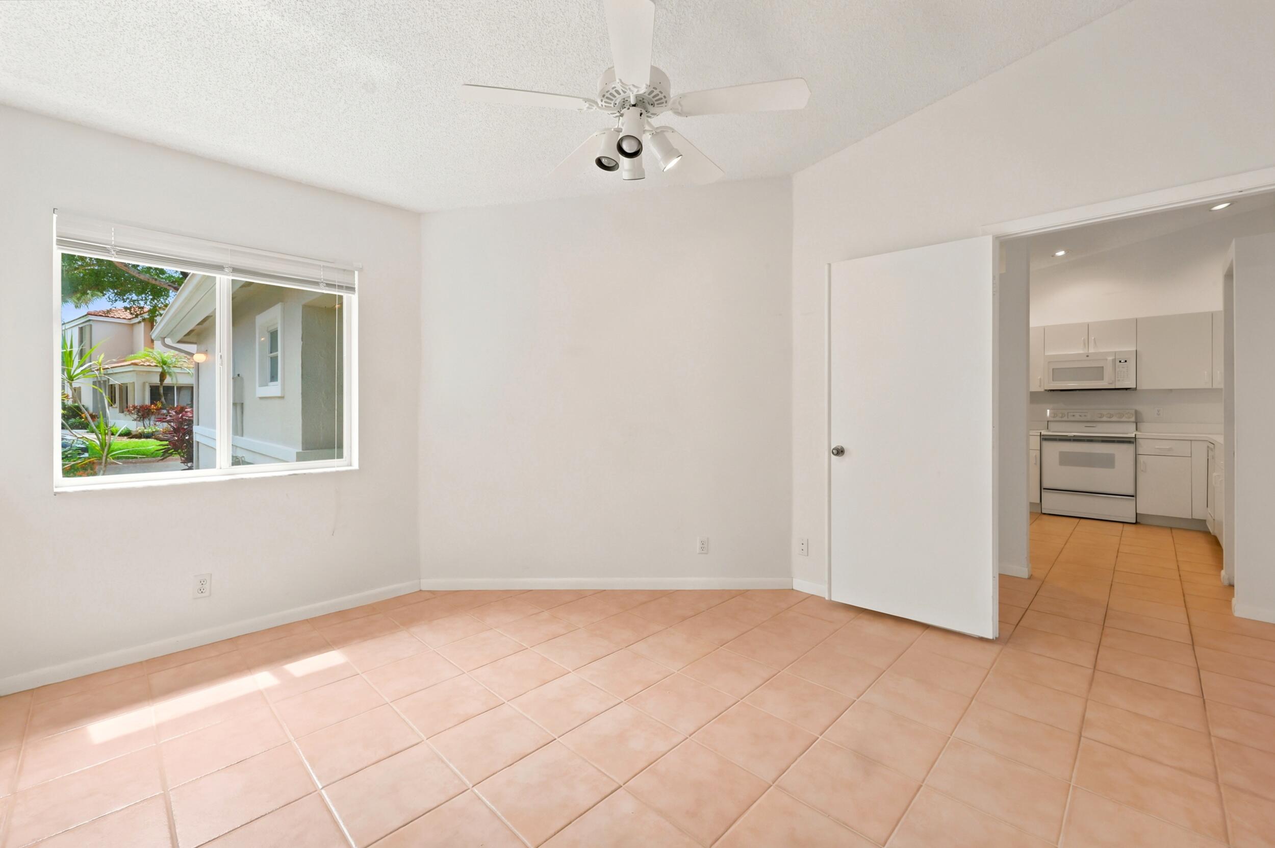 10432 Lake Vista Circle Boca Raton, FL 33498 - Photo 21 of 40 25_10432_lake_vista_cir_boca_raton_fl_33