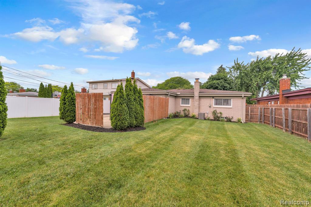 29450 Desmond Drive Warren, MI 48093 - Photo 42 of 49