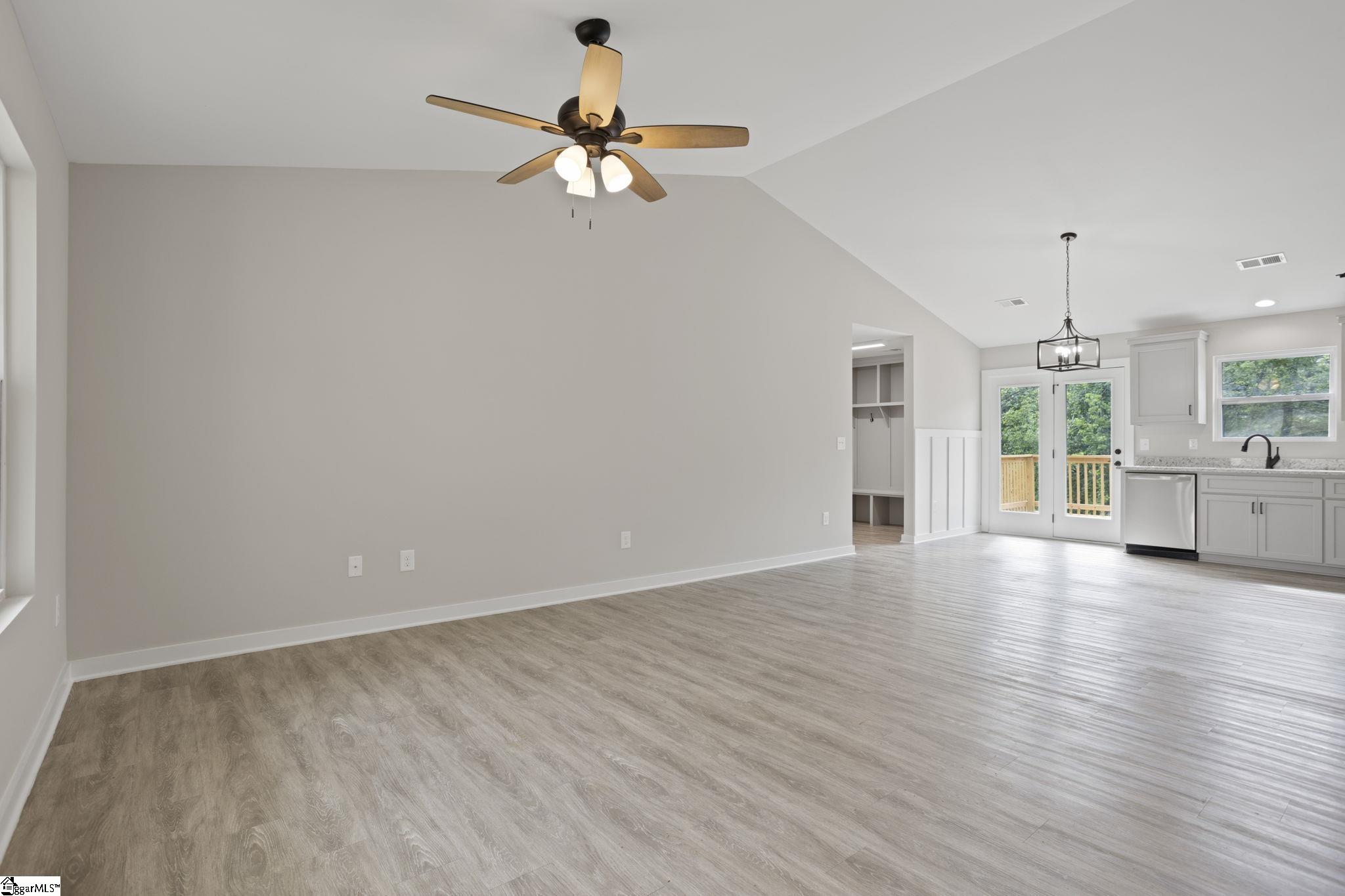 514 Crossgate Way Fountain Inn, SC 29644 - Photo 5 of 36