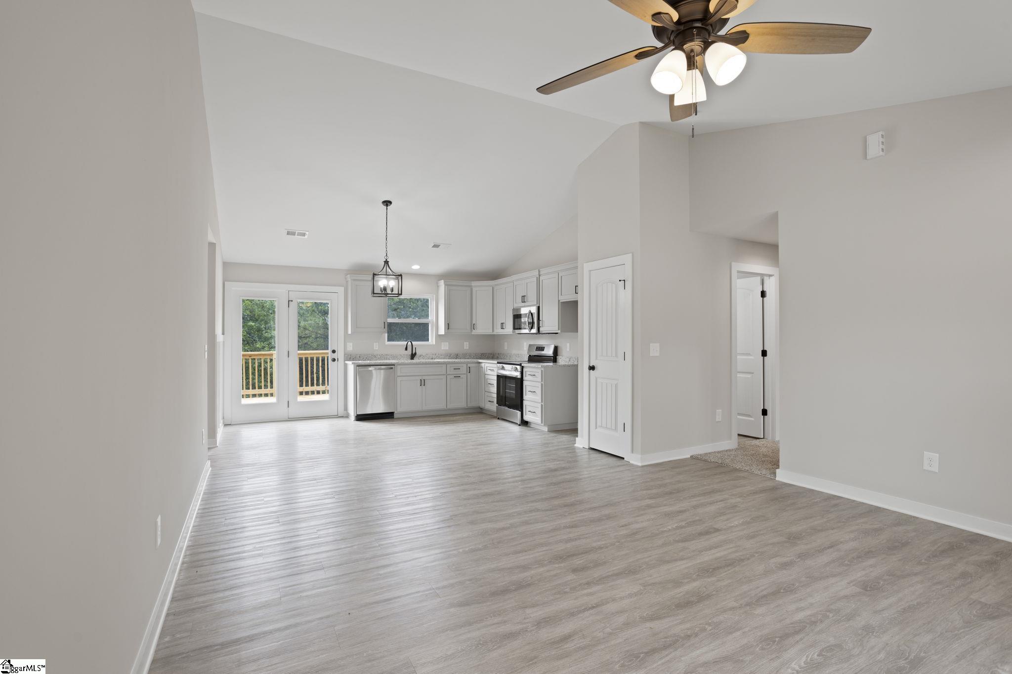 514 Crossgate Way Fountain Inn, SC 29644 - Photo 6 of 36