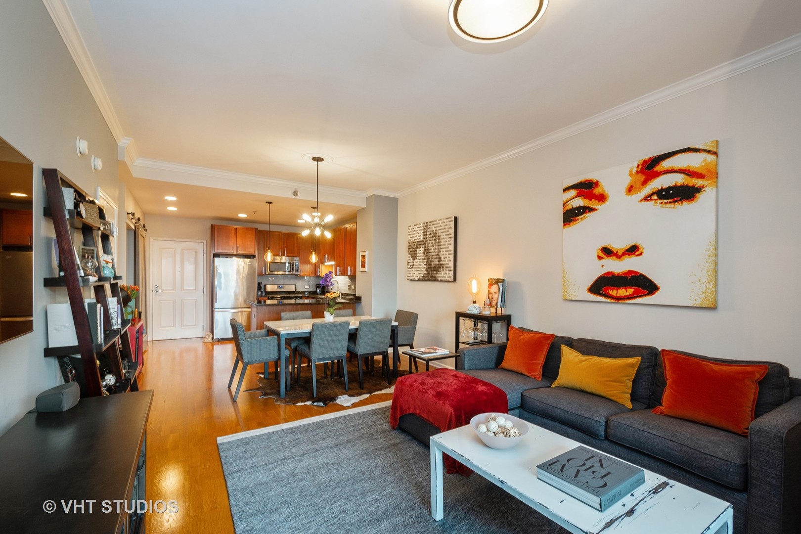 828 West Grace Street, Unit 810 Chicago, IL 60613 - Photo 3 of 14