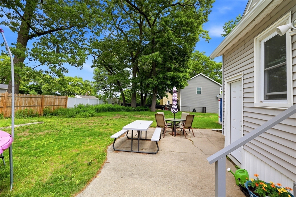 74 Rochester Street Chicopee, MA 01020 - Photo 25 of 33