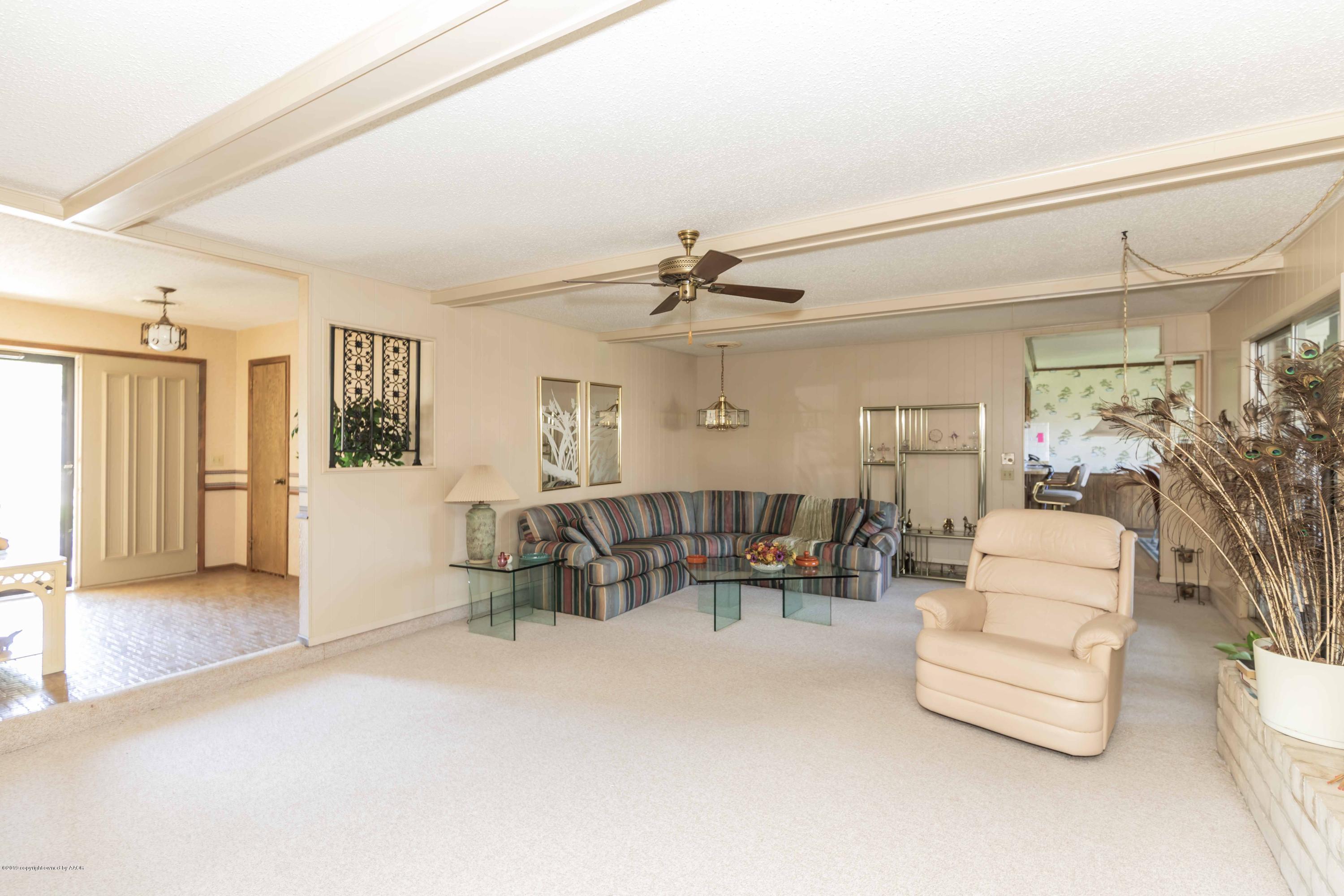 7106 Gainsborough Road Amarillo, TX 79106 - Photo 7 of 33 LIVING ROOM VIEW 3