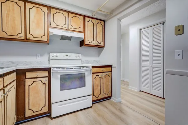 $975 | 400 Main Street, Unit B12, East Rochester, NY 14445