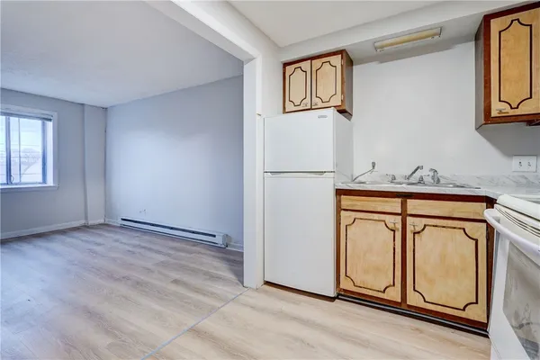 $975 | 400 Main Street, Unit B12, East Rochester, NY 14445