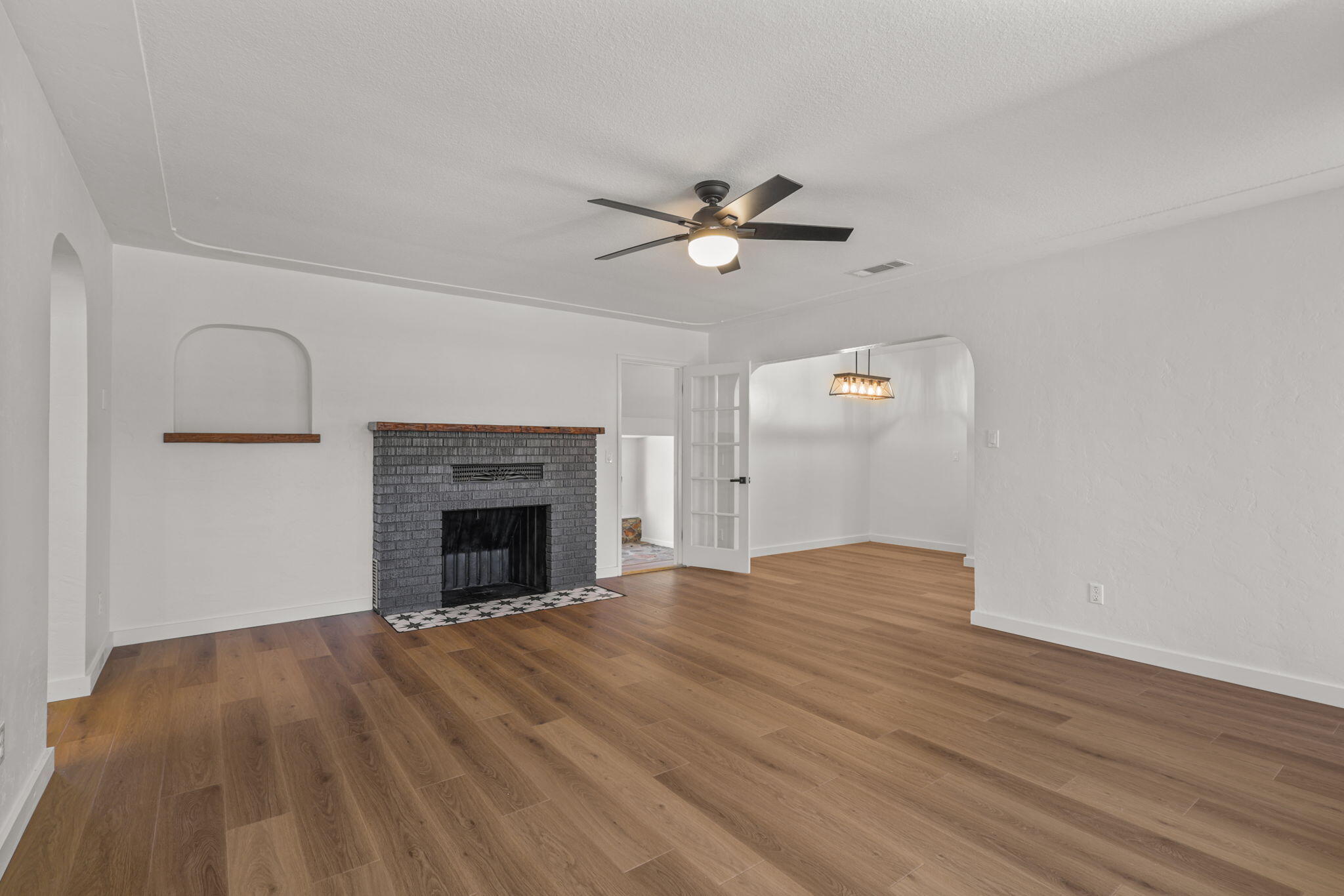 4485 Placer Road Redding, CA 96001 - Photo 17 of 77 Living Room