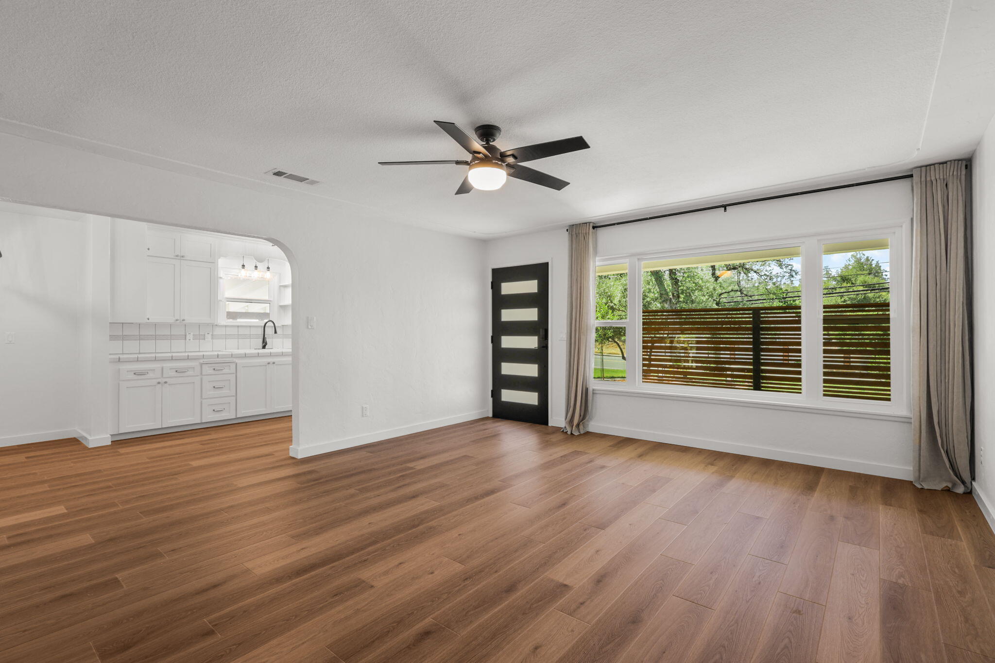 4485 Placer Road Redding, CA 96001 - Photo 19 of 77 Living Room