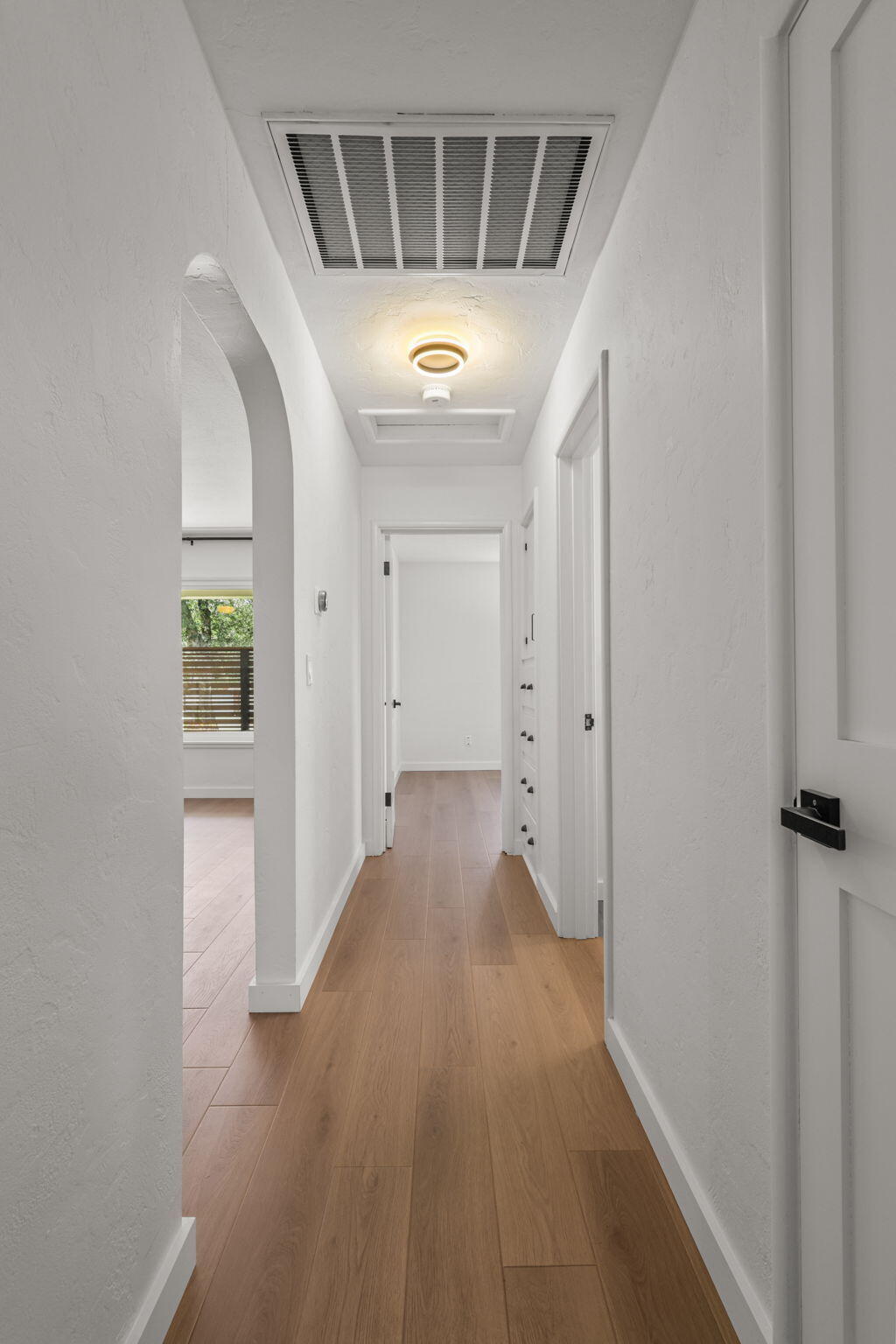 4485 Placer Road Redding, CA 96001 - Photo 20 of 77 Hallway