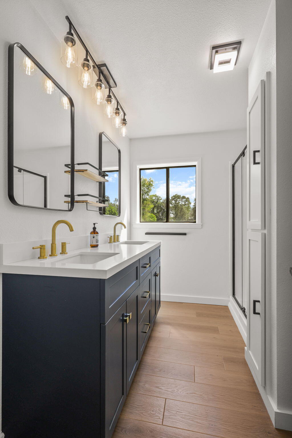 4485 Placer Road Redding, CA 96001 - Photo 24 of 77 Bathroom