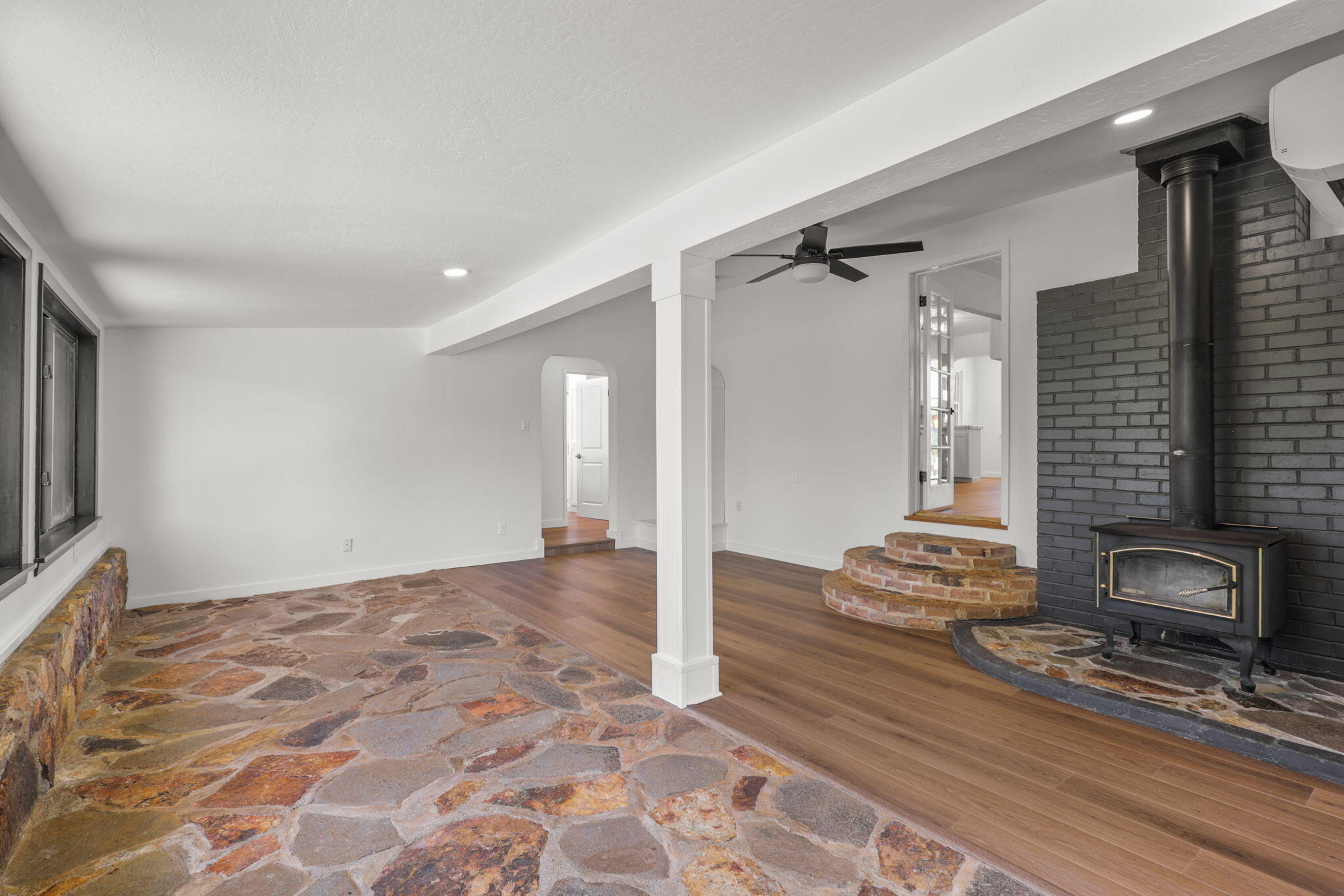 4485 Placer Road Redding, CA 96001 - Photo 4 of 77 Living Room