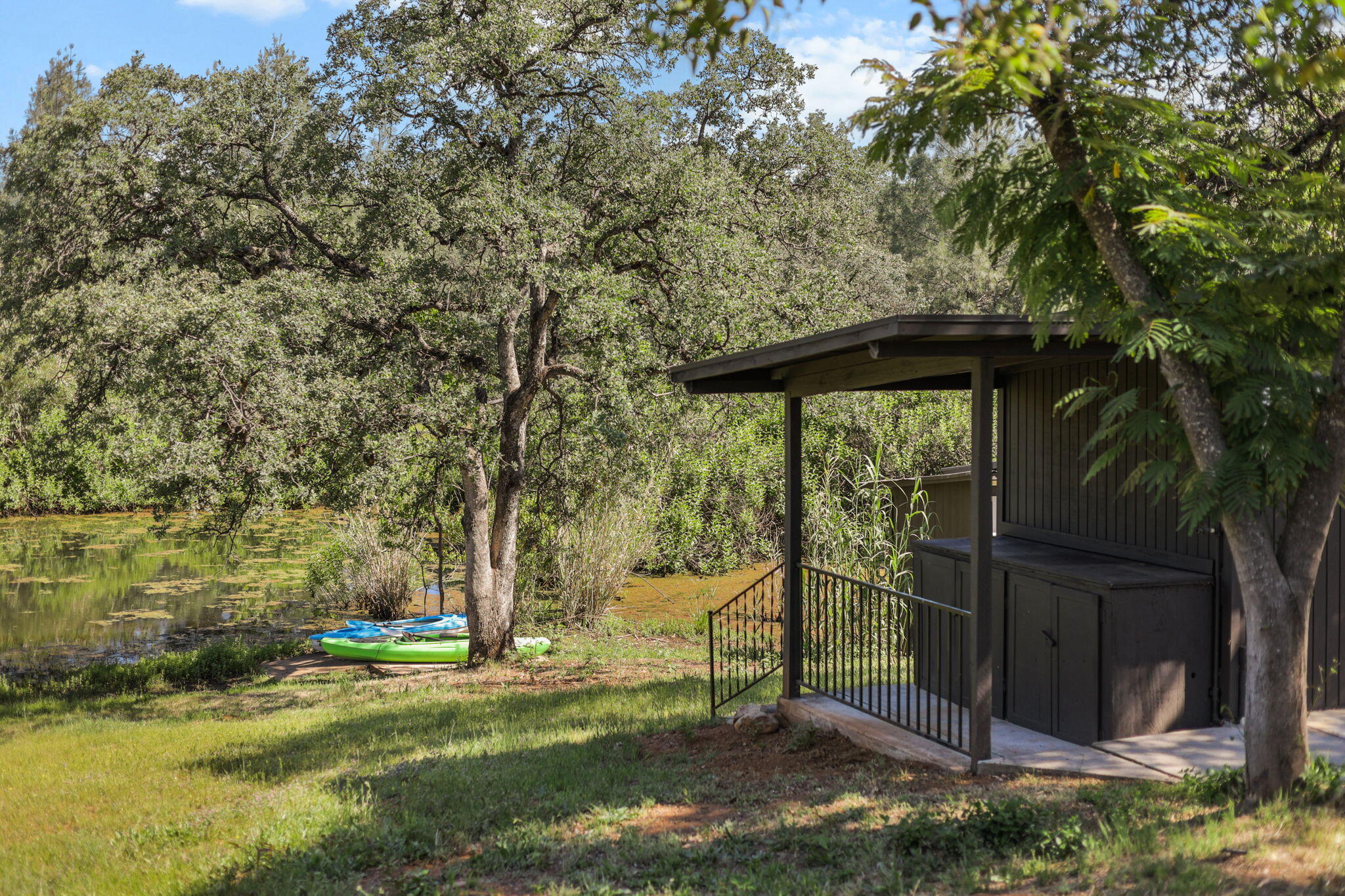4485 Placer Road Redding, CA 96001 - Photo 41 of 77 Shed