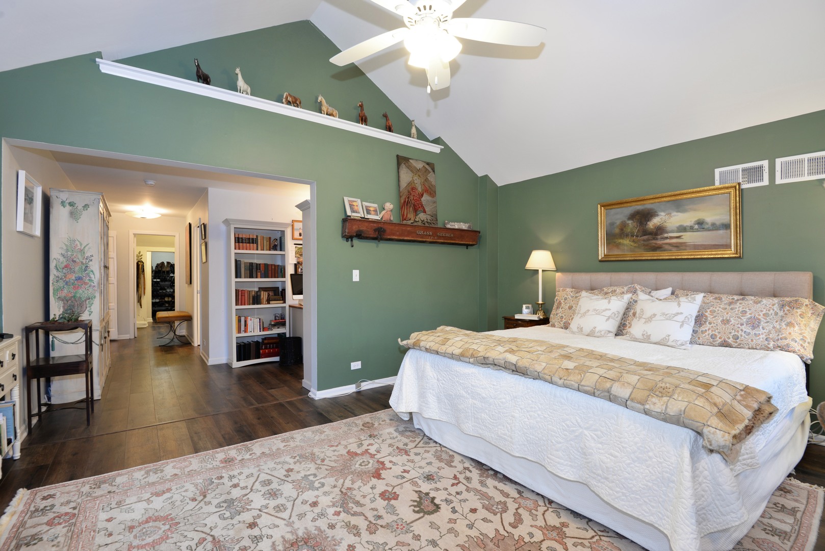 1034 Pontiac Road Wilmette, IL 60091 - Photo 15 of 32 a spacious bedroom with a bed and a television